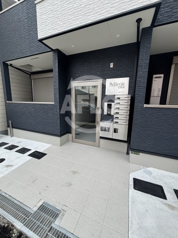 Bellevue生野西のエントランス