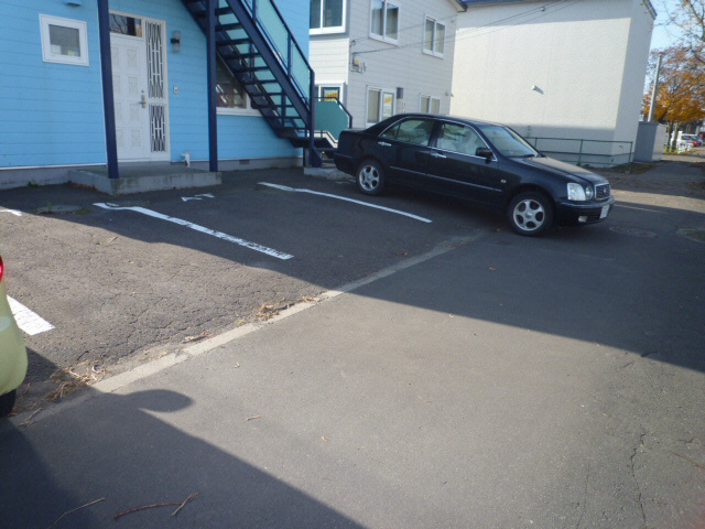 エステート豊川Ｂの駐車場