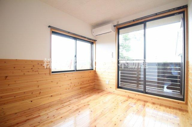 ひなたアパートの寝室|使い勝手のいい寝室です