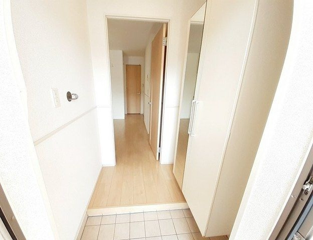 ウエスト　ヒルズⅡの玄関
