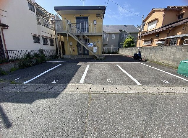 ハイムフォーリーフの駐車場