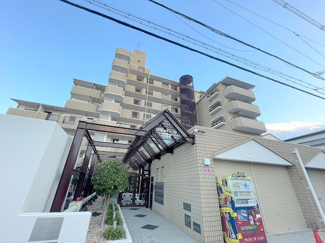 グランドールフジタの外観
