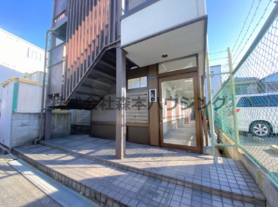 【エントランス】 | 　Fromホキタ1番館 | 清潔なエントランスです