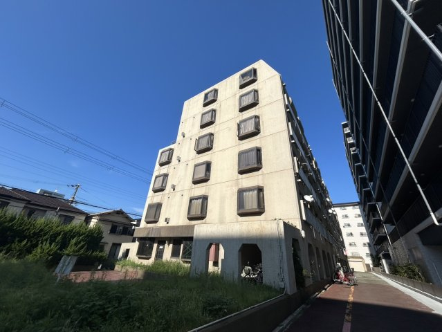 マンションサルナートの外観
