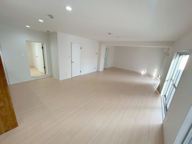 マンションサルナートの居間・リビング