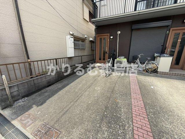 ライラック野江の駐車場