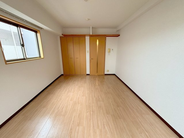 M’プラザ新大阪弐番館の居間・リビング