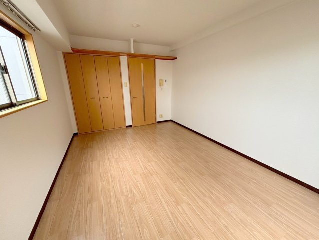 M’プラザ新大阪弐番館の洋室