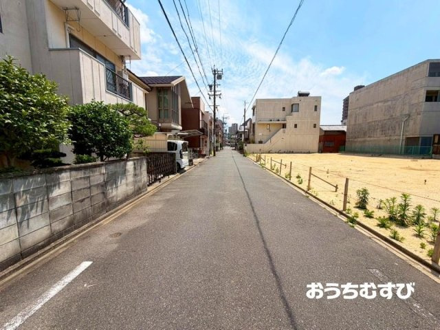 北区東長田町1期(残1棟)の前面道路含む現地写真