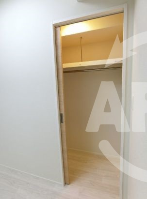 ノルデンハイム南森町の収納|ノルデンハイム南森町　ウォークインクローゼット
