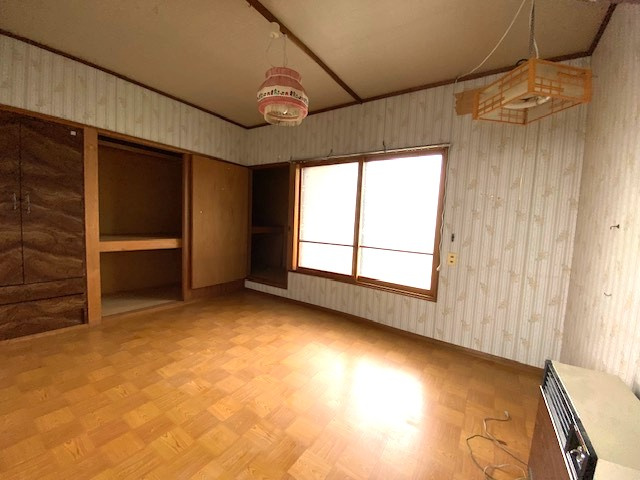 【商談中】大空町女満別西4条5丁目中古住宅の洋室