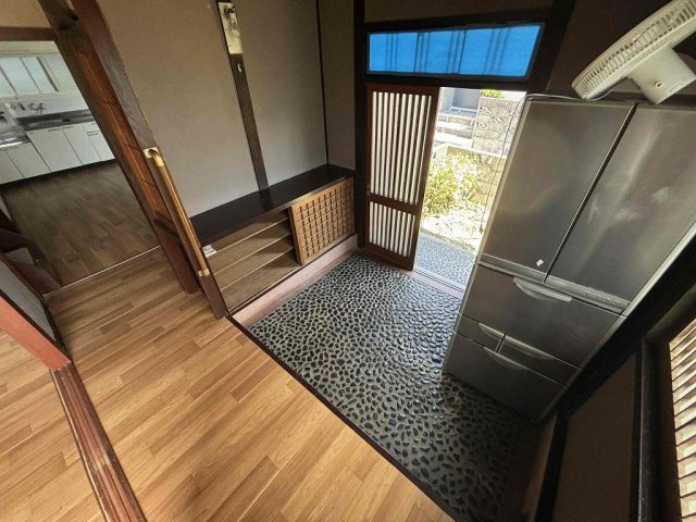雲雀ヶ丘2丁目戸建の玄関