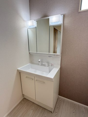 よかタウン／東区昭和町２期／１号棟の独立洗面台