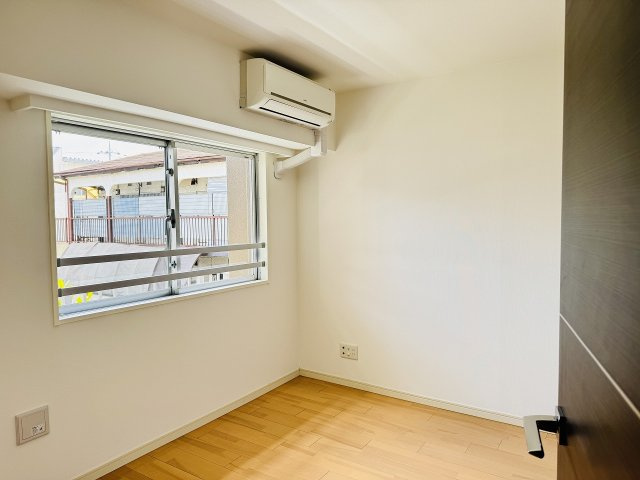サンクレイドル八王子北野の子供部屋|～5.3帖の洋室です～