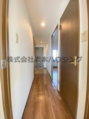 【内装】 | 　グレイシィーK・Y | ※同タイプ別室の写真となります。
　設備内容や内装色調など相違がある場合は実際のお部屋の現状優先となります。