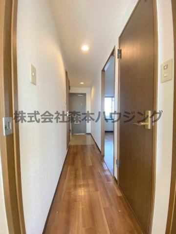 【内装】 | 　グレイシィーK・Y | ※同タイプ別室の写真となります。
　設備内容や内装色調など相違がある場合は実際のお部屋の現状優先となります。