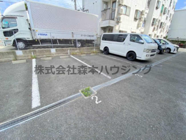【駐車場】 | 　グレイシィーK・Y | 駐車場があるので、車を買う予定の方も安心です