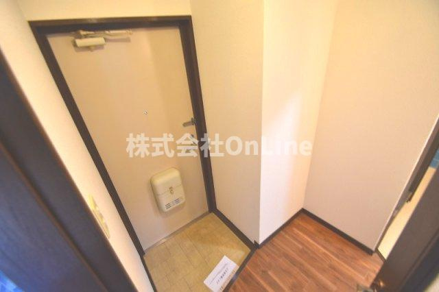 メゾン花園の玄関