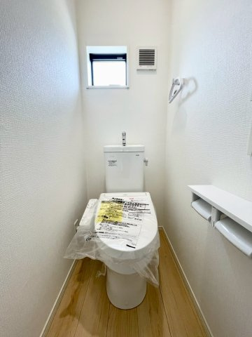 松本市波田第８のトイレ|温水洗浄便座機能付きです♪