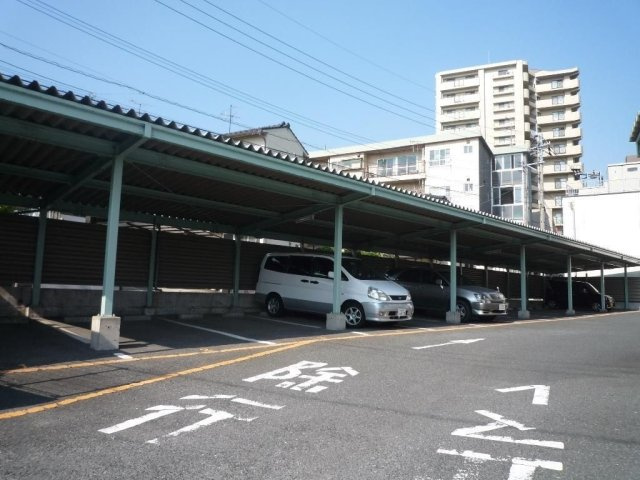 アビタシオンオキの駐車場