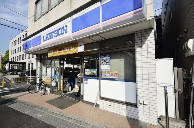 メゾン・ド・ポエートの周辺