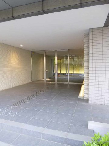 パークアクシス元浅草ステージのエントランス