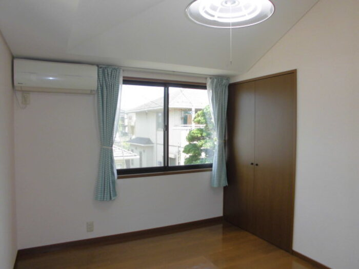 砂新田貸家の寝室