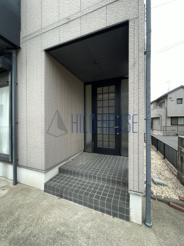 砂新田貸家のエントランス
