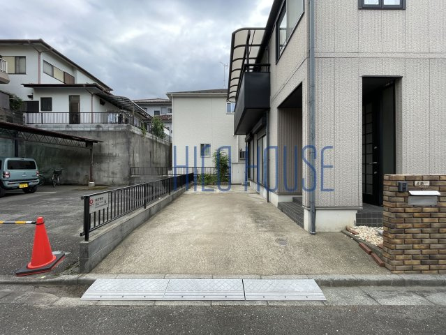 砂新田貸家の駐車場