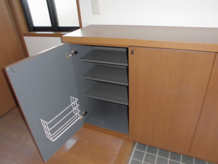 砂新田貸家の玄関