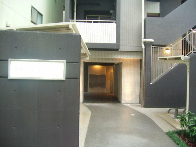 フェニックス横濱吉野町のエントランス