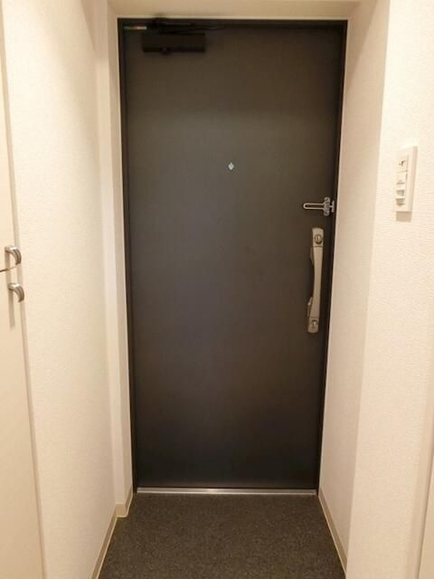 フェニックス横濱吉野町の玄関