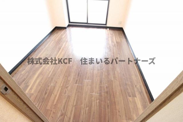ダイナコート久留米レジックスの居間・リビング|こちらのリビングで趣味の時間をお楽しみください