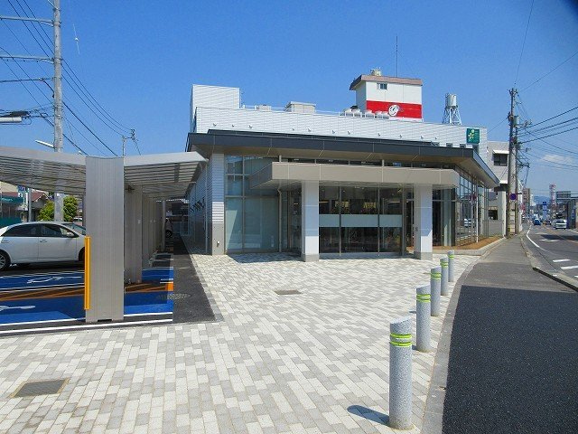【周辺】 | ソル・サリエンテＢ | 伊予銀行余戸支店様まで800m