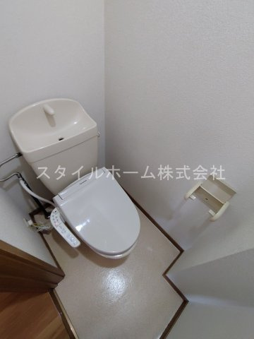 【トイレ】 | ウイングハイツ | 別部屋写真です。