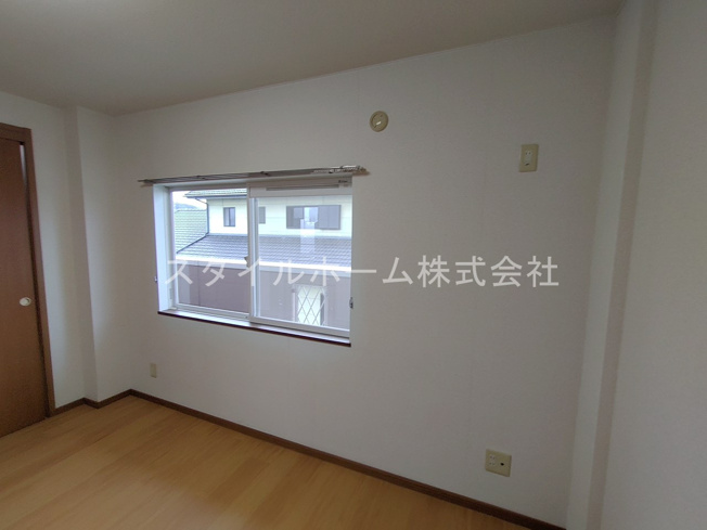 【居間・リビング】 | ウイングハイツ | 別部屋写真です。