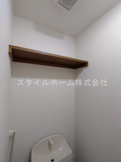 【トイレ】 | ウイングハイツ | 別部屋写真です。