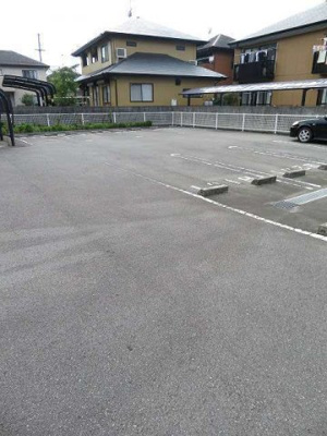 【駐車場】 | クレメント・エヌ　Ｂ