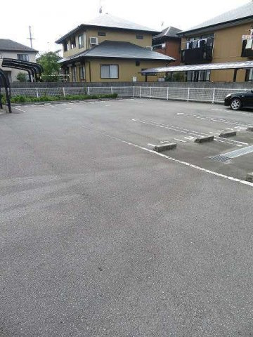 【駐車場】 | クレメント・エヌ　Ｂ