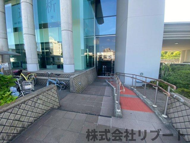光陽ビルのエントランス