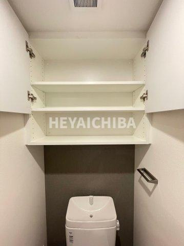 ステージファースト上野松が谷アジールコートのトイレ|上段収納