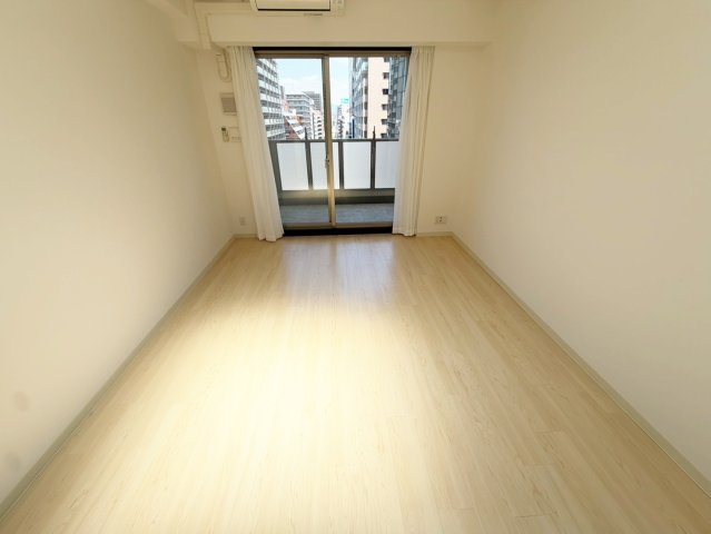 グランシス江坂の洋室