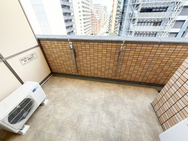 グランシス江坂のバルコニー