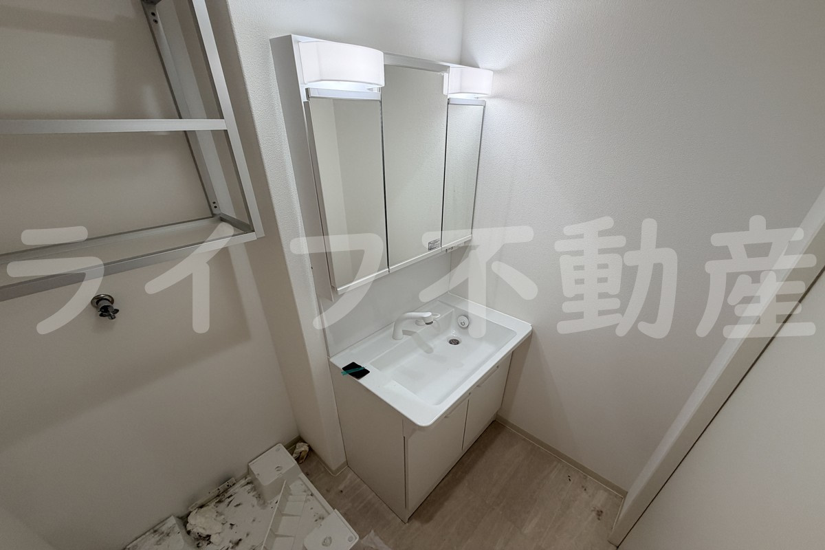 クリエオーレ菱屋西の独立洗面台