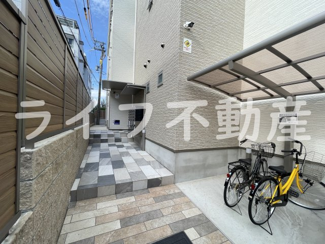 クリエオーレ菱屋西のエントランス