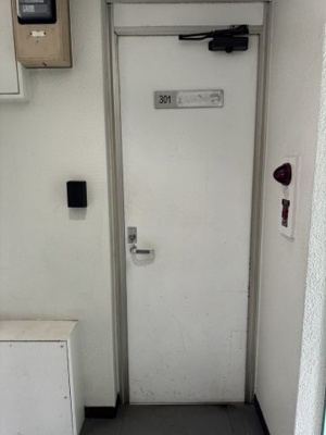 【玄関】 | 明賢元町ビル