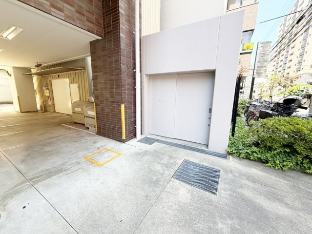 パークフラッツ江坂の駐車場