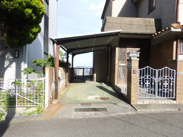 篠原台貸家のエントランス