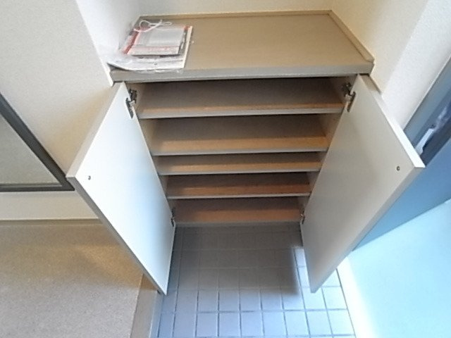 ソレイユ・ド元町の玄関