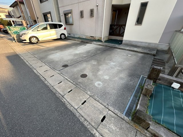 ルクールの駐車場